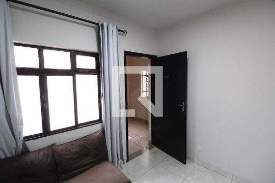 Apartamento para alugar com 2 quartos, 80m² em Daniel Fonseca, Uberlândia