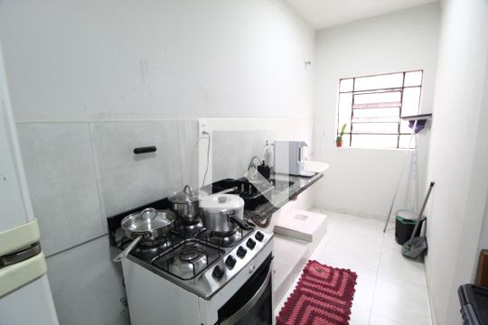 Cozinha de apartamento para alugar com 2 quartos, 80m² em Daniel Fonseca, Uberlândia