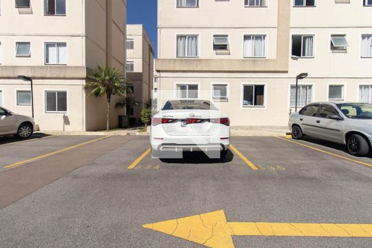 Garagem de apartamento para alugar com 2 quartos, 42m² em Bom Jesus, São José dos Pinhais