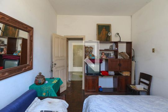 Quarto 2 de casa à venda com 3 quartos, 276m² em Carlos Prates, Belo Horizonte
