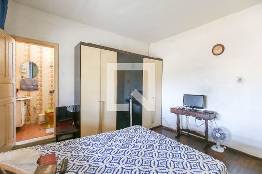 Suíte  de casa à venda com 3 quartos, 276m² em Carlos Prates, Belo Horizonte