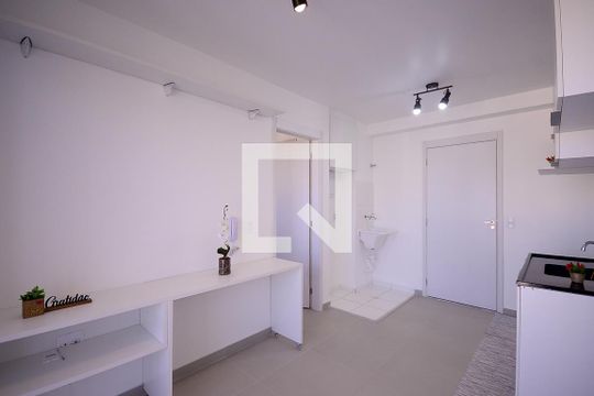 Sala/Cozinha de apartamento para alugar com 1 quarto, 29m² em Sacoma, São Paulo