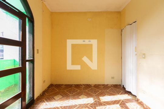 Suíte 1 de casa à venda com 5 quartos, 300m² em Vila Carmosina, São Paulo