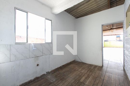 Cozinha 2 de casa à venda com 5 quartos, 300m² em Vila Carmosina, São Paulo