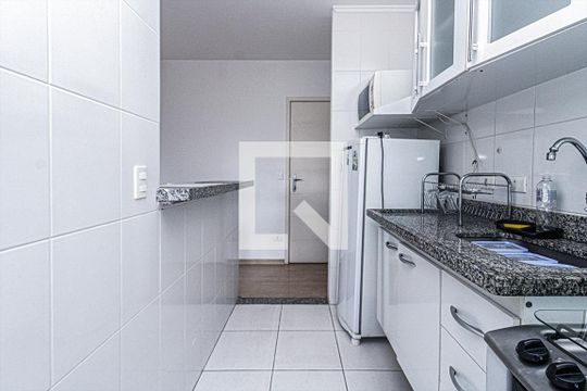 Cozinha  de apartamento para alugar com 1 quarto, 37m² em Vila Dom Pedro I, São Paulo