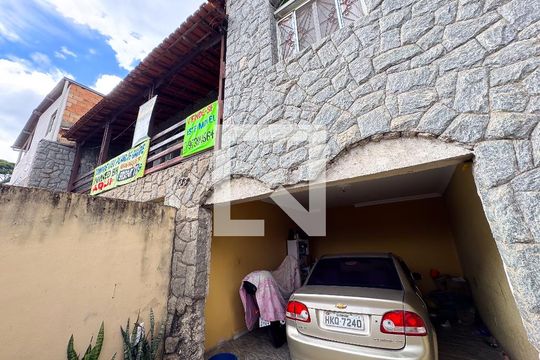 Garagem de casa à venda com 6 quartos, 360m² em Riacho das Pedras, Contagem