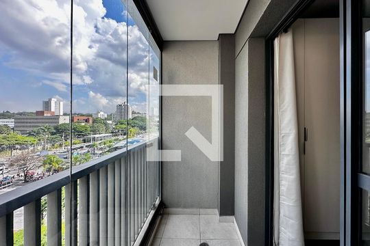 Sacada de kitnet/studio à venda com 0 quarto, 28m² em Jardim das Acacias, São Paulo