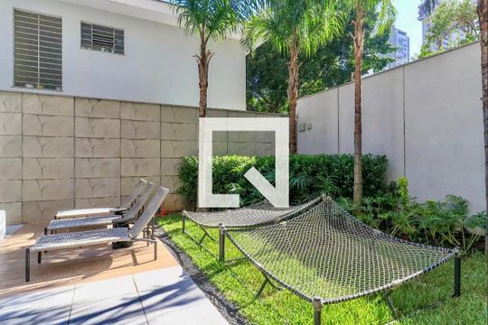 Área Piscina de kitnet/studio à venda com 0 quarto, 28m² em Jardim das Acacias, São Paulo