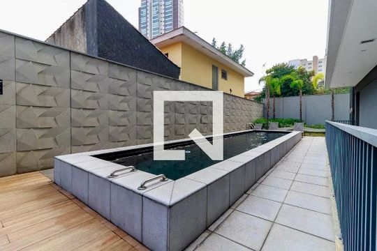 Piscina de kitnet/studio à venda com 0 quarto, 28m² em Jardim das Acacias, São Paulo