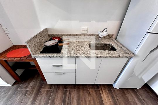 Cozinha de kitnet/studio à venda com 0 quarto, 28m² em Jardim das Acacias, São Paulo