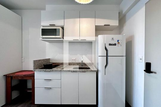 Cozinha de kitnet/studio à venda com 0 quarto, 28m² em Jardim das Acacias, São Paulo
