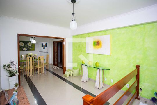 Sala de Estar de casa para alugar com 3 quartos, 250m² em Vila Nogueira, Diadema
