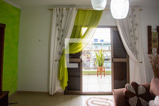 Sala de TV de casa para alugar com 3 quartos, 250m² em Vila Nogueira, Diadema