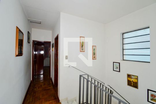Corredor dos Dormitórios de casa à venda com 3 quartos, 240m² em Vila Adelaide Perella, Guarulhos