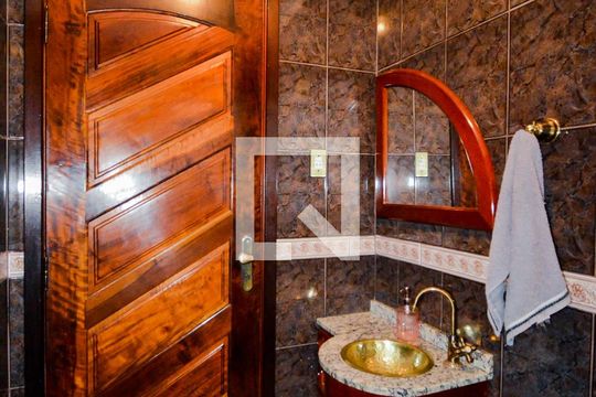 Lavabo de casa à venda com 3 quartos, 240m² em Vila Adelaide Perella, Guarulhos