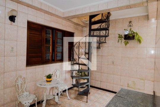 Área externa de casa à venda com 3 quartos, 240m² em Vila Adelaide Perella, Guarulhos