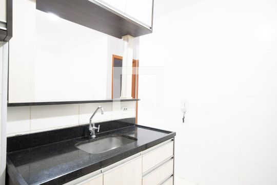 Cozinha de apartamento para alugar com 2 quartos, 40m² em Cavalhada, Porto Alegre