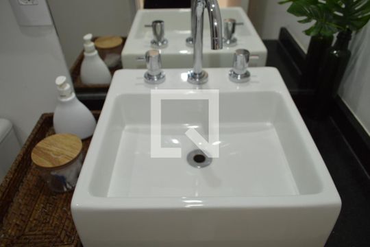 Banheiro de kitnet/studio à venda com 1 quarto, 37m² em Vila Dom Pedro I, São Paulo