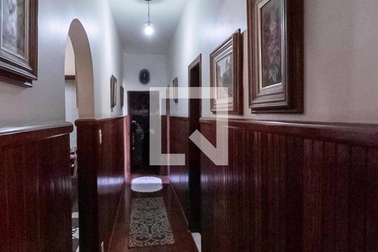 Corredor de casa à venda com 3 quartos, 586m² em São João Batista, Belo Horizonte