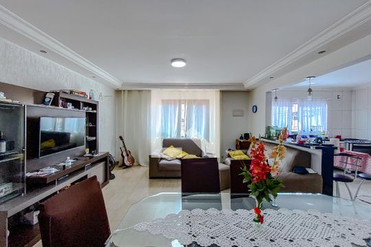 Sala/Cozinha (Casa 2) de casa à venda com 8 quartos, 400m² em Vila Invernada, São Paulo