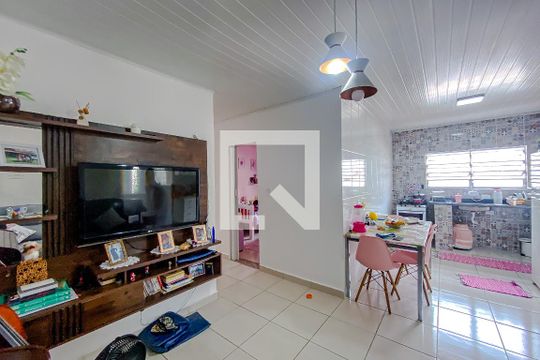 Casa à venda com 8 quartos, 400m² em Vila Invernada, São Paulo