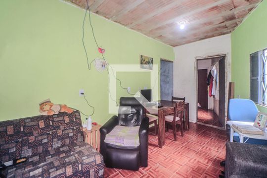 Casa para alugar com 3 quartos, 240m² em Jardim Carvalho, Porto Alegre
