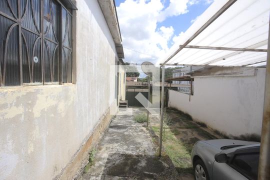 Garagem de casa à venda com 3 quartos, 90m² em Marajó, Belo Horizonte