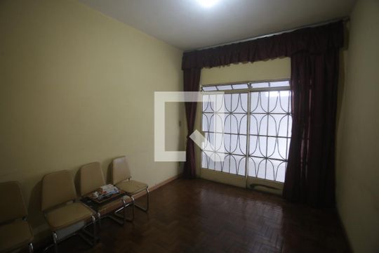 Sala de casa à venda com 3 quartos, 90m² em Marajó, Belo Horizonte