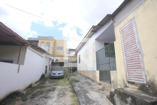 Garagem de casa à venda com 3 quartos, 90m² em Marajó, Belo Horizonte