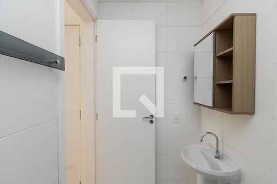 Banheiro de apartamento para alugar com 1 quarto, 29m² em Vila Penteado, São Paulo