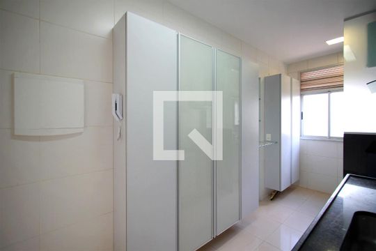 Cozinha de apartamento à venda com 3 quartos, 89m² em Alphaville, Nova Lima
