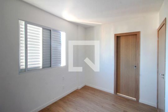 Suite de apartamento à venda com 2 quartos, 50m² em Padre Eustáquio, Belo Horizonte
