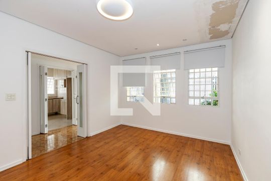 Sala de casa à venda com 5 quartos, 170m² em Vila Gertrudes, São Paulo