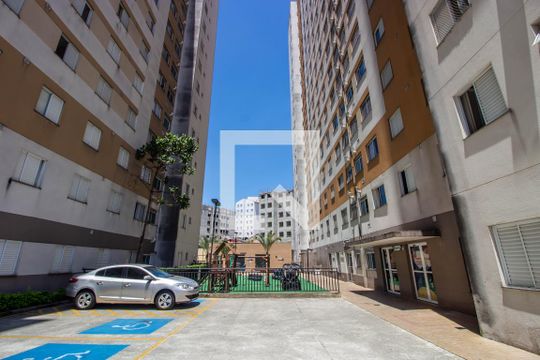 Área comum de apartamento para alugar com 2 quartos, 43m² em Vila Carmosina, São Paulo