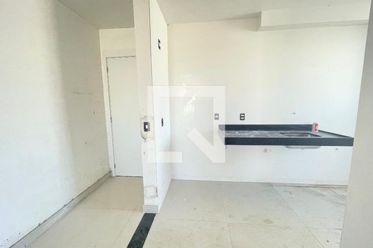 Cozinha de apartamento à venda com 2 quartos, 58m² em Nova Suíça, Belo Horizonte