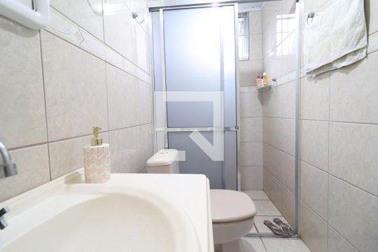 Banheiro de apartamento à venda com 1 quarto, 50m² em Ouro Branco, Novo Hamburgo