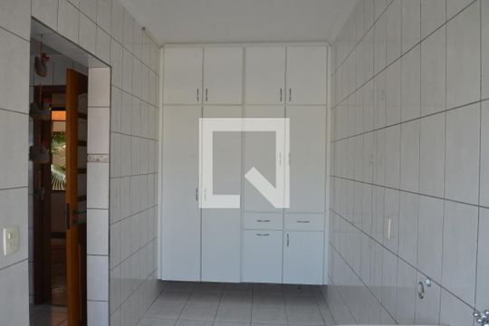 Área de Serviço de casa à venda com 3 quartos, 236m² em Vila Valparaíso, Santo André