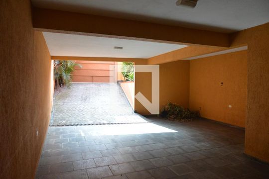 Garagem de casa à venda com 3 quartos, 236m² em Vila Valparaíso, Santo André