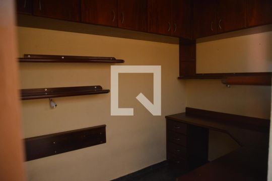 Escritório de casa à venda com 3 quartos, 236m² em Vila Valparaíso, Santo André