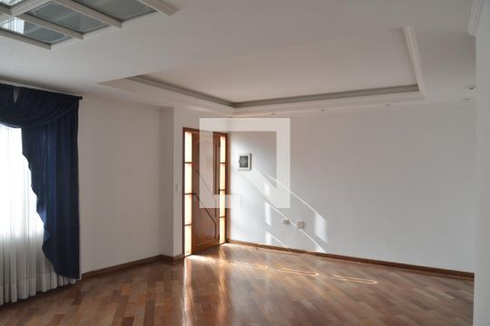 Casa à venda com 3 quartos, 236m² em Vila Valparaíso, Santo André