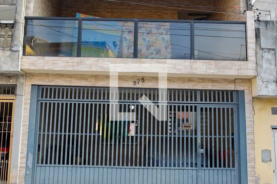 Fachada de casa à venda com 4 quartos, 286m² em Bandeiras, Osasco