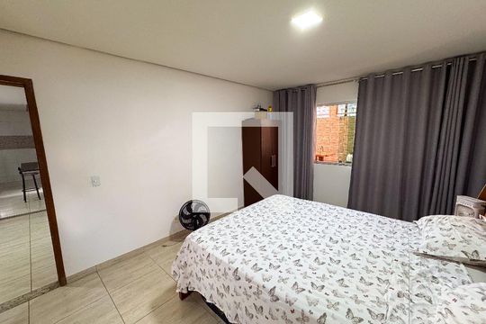Quarto de casa à venda com 3 quartos, 80m² em Eldorado, Contagem