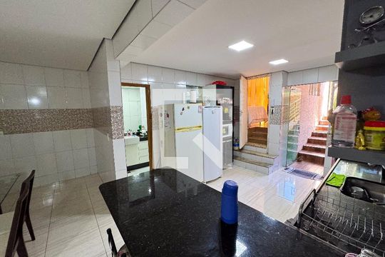 Sala/Cozinha de casa à venda com 3 quartos, 80m² em Eldorado, Contagem