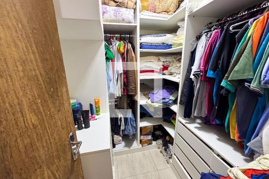 Closet de casa à venda com 3 quartos, 80m² em Eldorado, Contagem