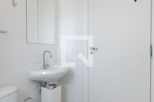 Banheiro de apartamento à venda com 2 quartos, 38m² em Colônia (zona Leste), São Paulo