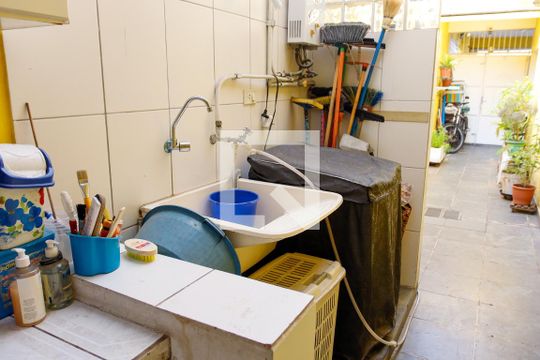Lavanderia de casa à venda com 3 quartos, 127m² em Presidente Altino, Osasco