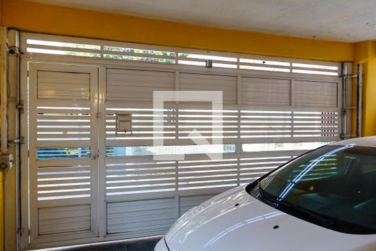 Garagem de casa à venda com 3 quartos, 127m² em Presidente Altino, Osasco
