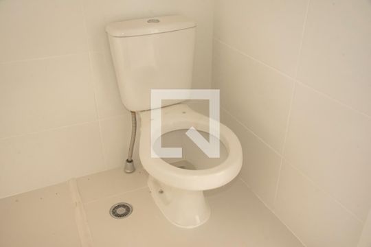 Banheiro de kitnet/studio para alugar com 1 quarto, 27m² em Vila da Saúde, São Paulo