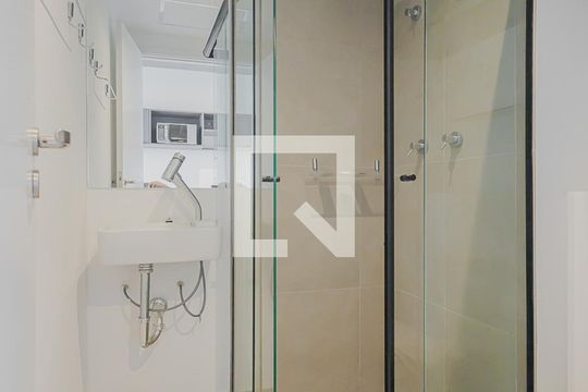 Banheiro de kitnet/studio à venda com 1 quarto, 21m² em Jardim Paulista, São Paulo