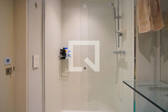 Banheiro Corredor de apartamento para alugar com 2 quartos, 69m² em Petrópolis, Porto Alegre